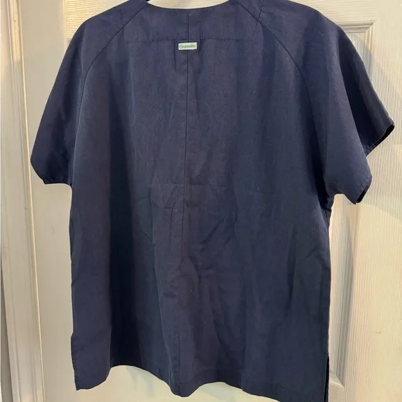 Scrub top - Picture 3 of 5